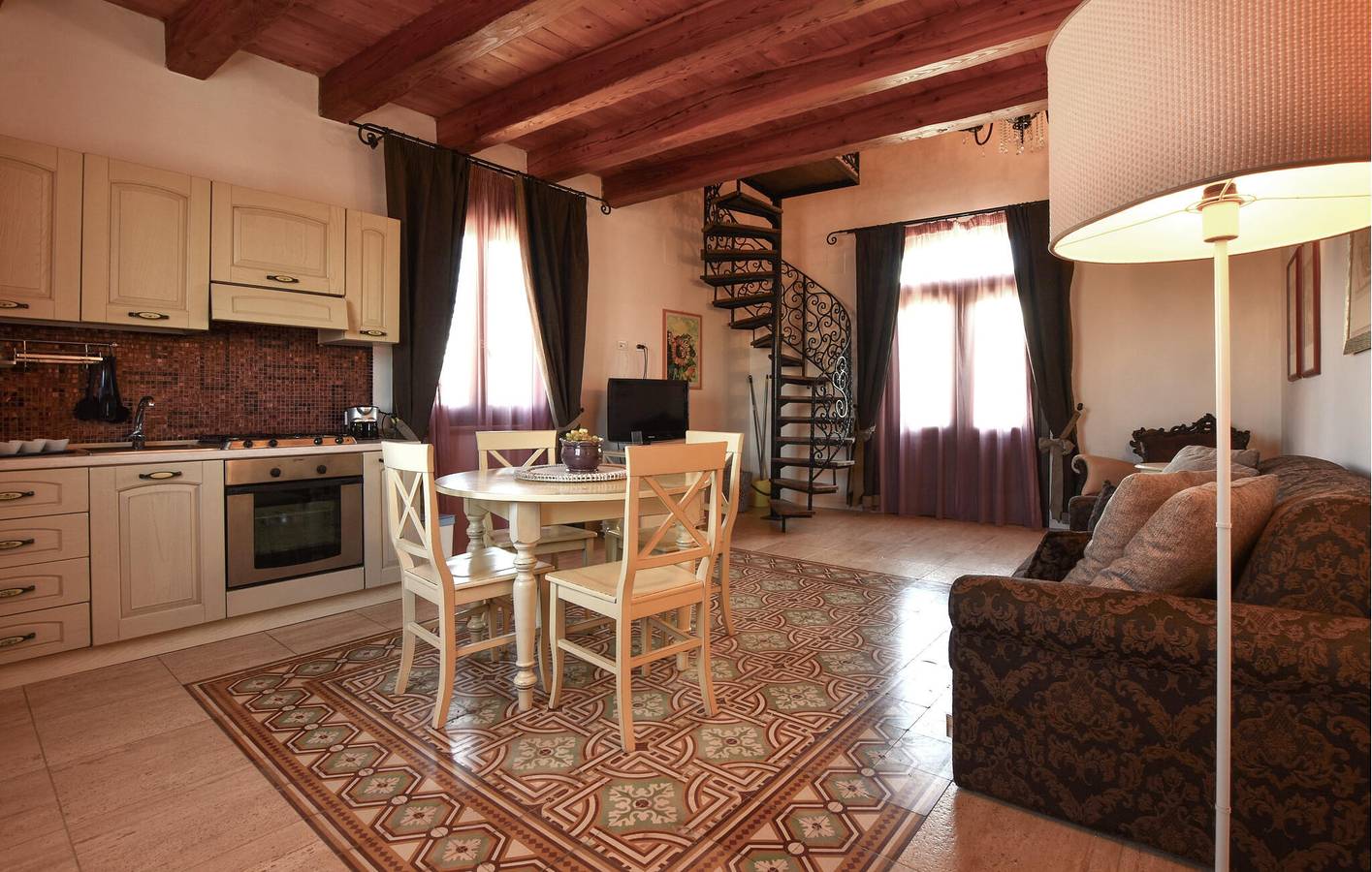 Gemütlicher Rückzugsort mit A/C, Pool, Parkplatz und Außenpool in Partinico, Palermo Provinz