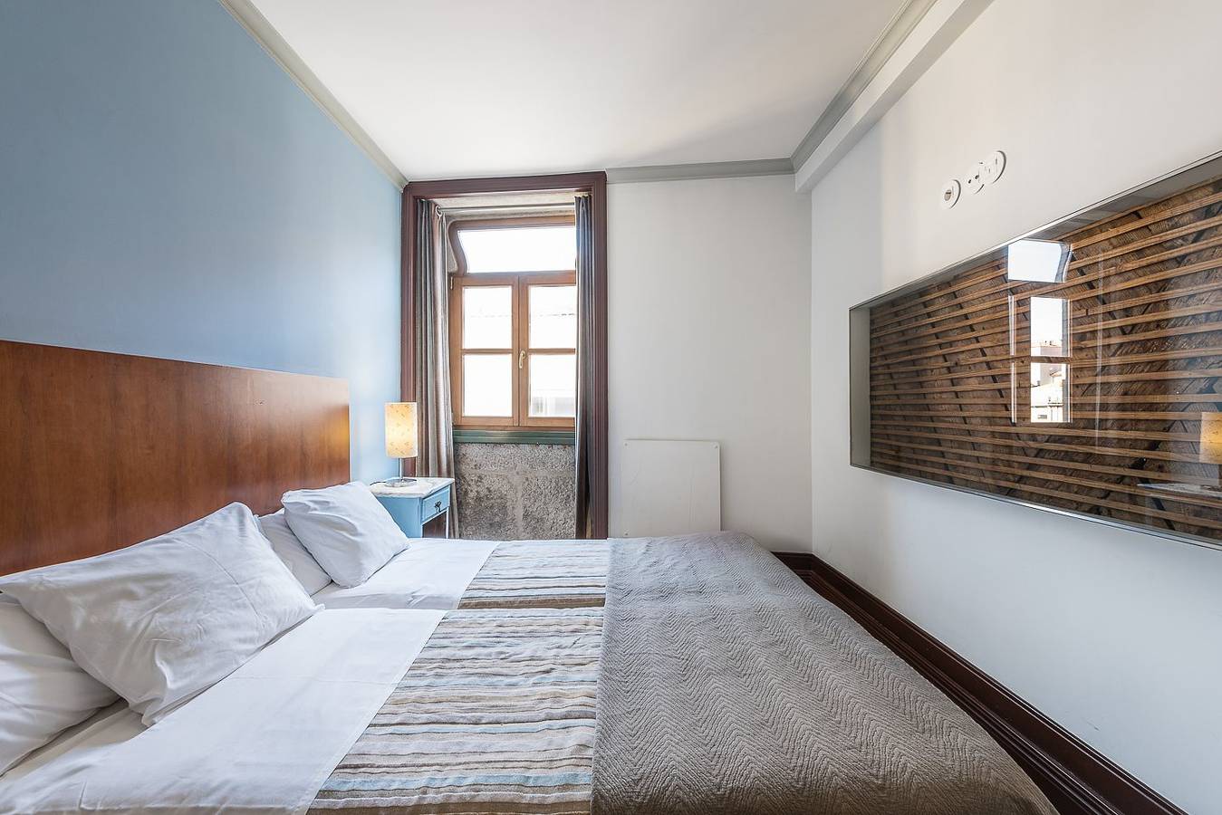 Entire apartment, Guestready - Belle Epoque Apartments - 4.2 in Sé (Porto), Porto