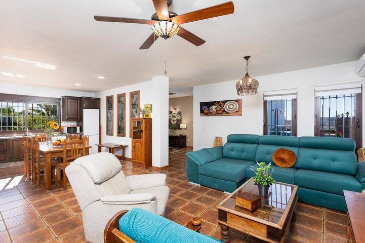 Casa rural para 6 personas, con terraza y jardín en Canillas de Aceituno - 4