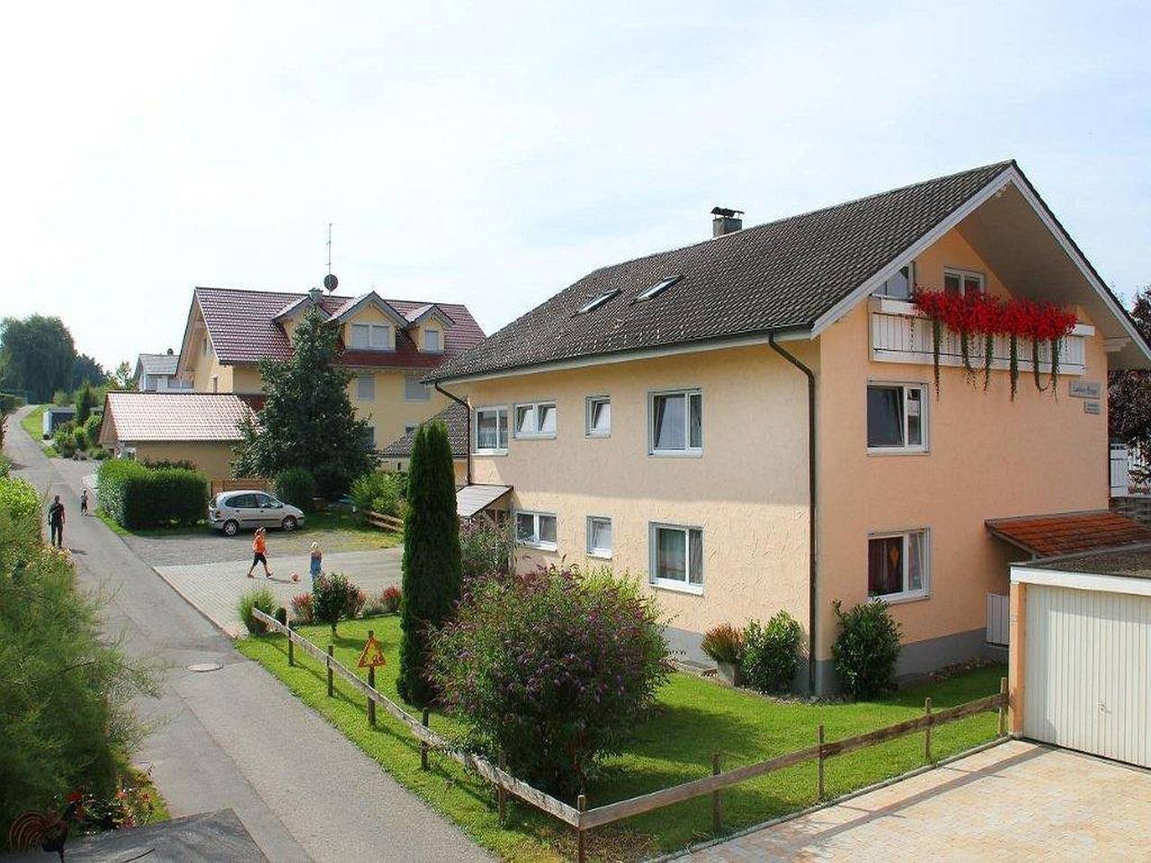Ganze Wohnung, Ferienwohnung 'Haus Braun' mit Gemeinschaftsgarten, Balkon und Wlan in Wasserburg (Bodensee), Bayerisch Schwaben