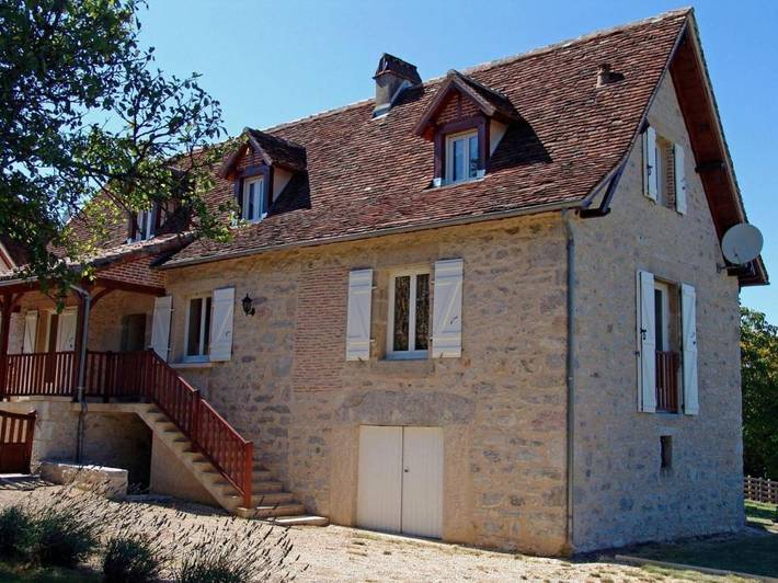 Location de vacances pour 12 personnes, avec Balcon et Terrasse ainsi que Jardin et Piscine dans Cascade d'Autoire