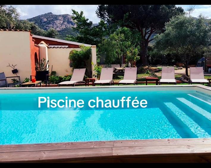 Ferienwohnung für 2 Personen, mit Garten und Whirlpool sowie Pool und Terrasse in Calvi