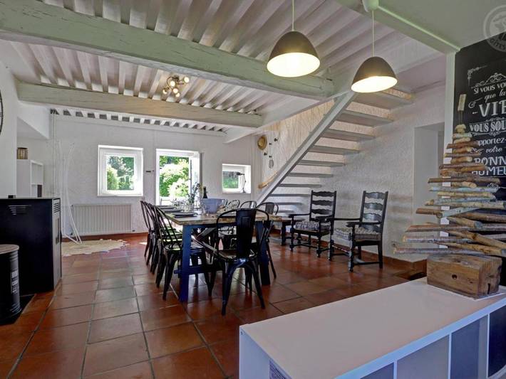 Location de vacances pour 10 personnes, avec jardin ainsi que piscine et terrasse, animaux acceptés à Belmont-de-la-Loire - 4