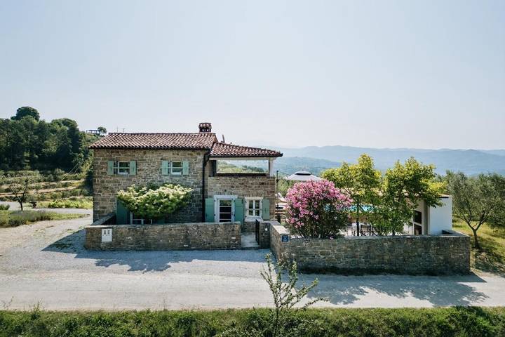 Ferienhaus für 4 Personen, mit Pool und Terrasse sowie Ausblick, mit Haustier