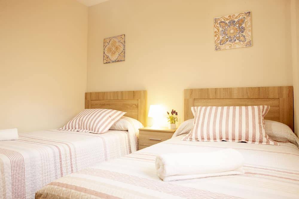 Mesones-Central Accommodation With Parking in Jaén, Jaén Province