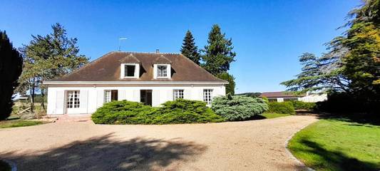 Gîte pour 10 personnes, avec jardin et terrasse dans Sainte-Fauste
