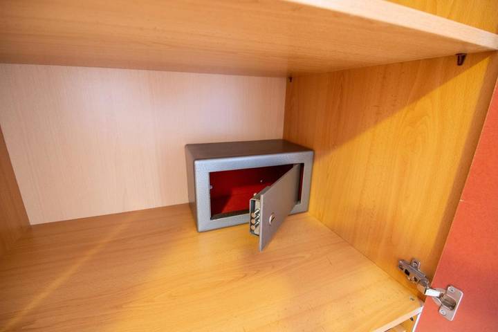 Location de vacances pour 3 personnes, avec jardin et piscine ainsi que bassin pour enfant et vue dans Milatos Beach - 2