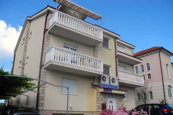 Ganze Wohnung, Studio Appartement mit Balkon Zablace, Sibenik -b in Sibenik, Šibenik-Knin