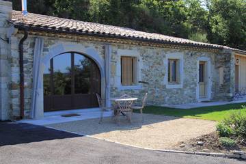 Cottage pour 2 personnes, avec jardin dans Forêt de Saoû