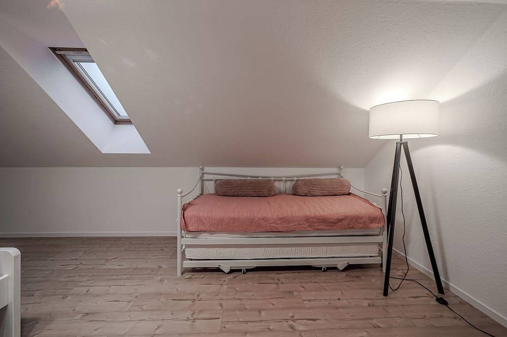Ganze Wohnung, Platz für Reisegruppen oder die große Familie. Quedlinburg und Thale vor der Tür in Westerhausen, Thale