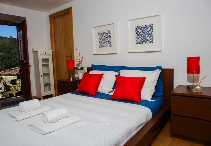 Location de vacances pour 6 personnes, avec vue et jardin, animaux acceptés dans Sistelo - 2