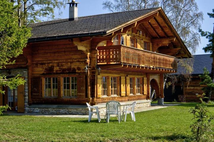 Maison de campagne pour 8 personnes, avec jardin et vue sur le lac ainsi que vue et sauna, animaux acceptés à Arbaz