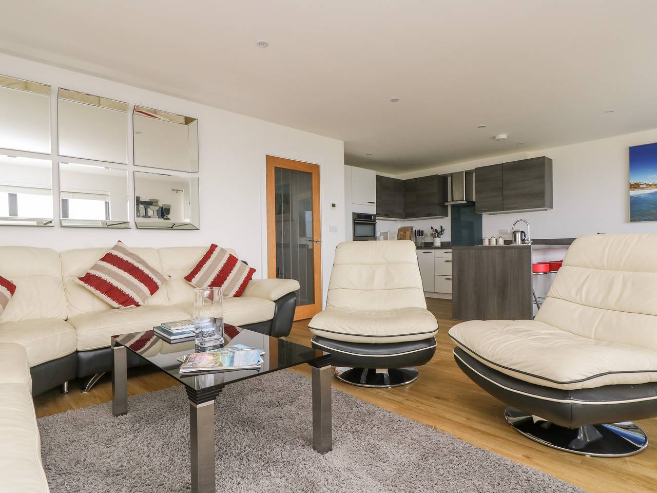 Entire apartment, Praa Waves in Praa Sands, Cornwall