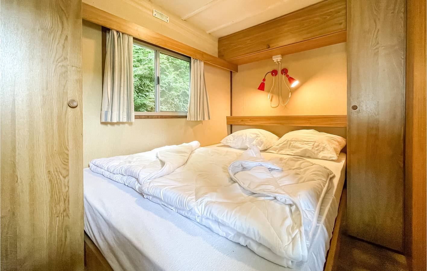 Mobile Home for 4 people with garden in Franekeradeel, North Sea Netherlands