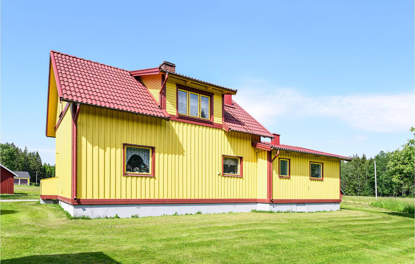 Hus för 5 Personer med trädgård in Vänern