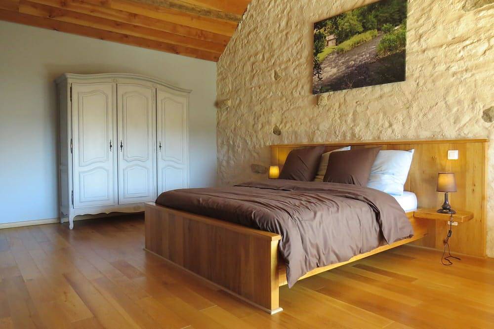 Charmantes Haus, Schwimmbad, Whirlpool, Fitnessraum, Sauna in Charensat, Puy-de-Dôme