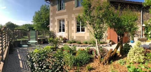 Chambre d’hôte pour 2 personnes, avec terrasse et jardin à Saint-Barbant