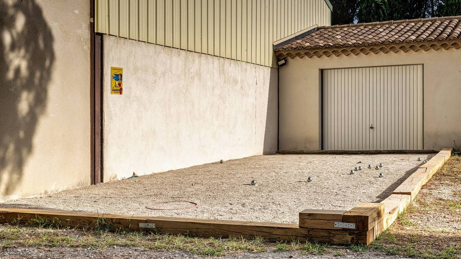 Villa climatisée à Maillane, Alpilles, piscine chauffée, ping-pong, pétanque, billard, baby-foot, animaux acceptés ( 1 ) in Maillane, Région d'Arles