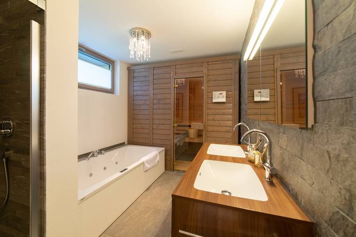 Ferienhaus für 8 Personen, mit Whirlpool und Terrasse sowie Garten und Sauna in Wildhaus-Alt St. Johann - 2