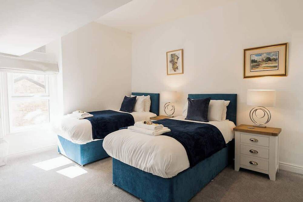 Entire apartment, Prime Location! Steps from Royal Liverpool Golf in Merseyside