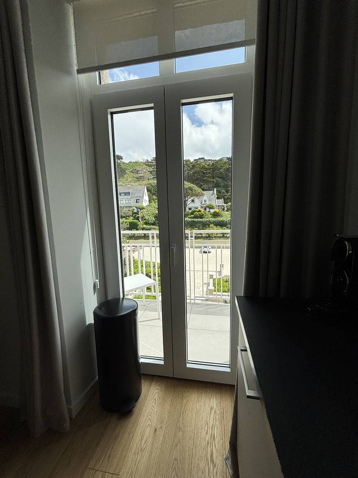 Gîte pour 2 personnes, avec jardin, adapté aux familles dans Plage Tresmeur - 3