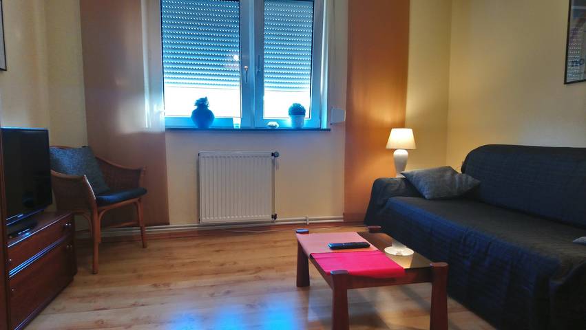Entire apartment, Apartment 'Fewo Altengroden Süd Wilhelmshaven' with Shared Garden and Wi-Fi in Wilhelmshaven, Southern North Sea Coast