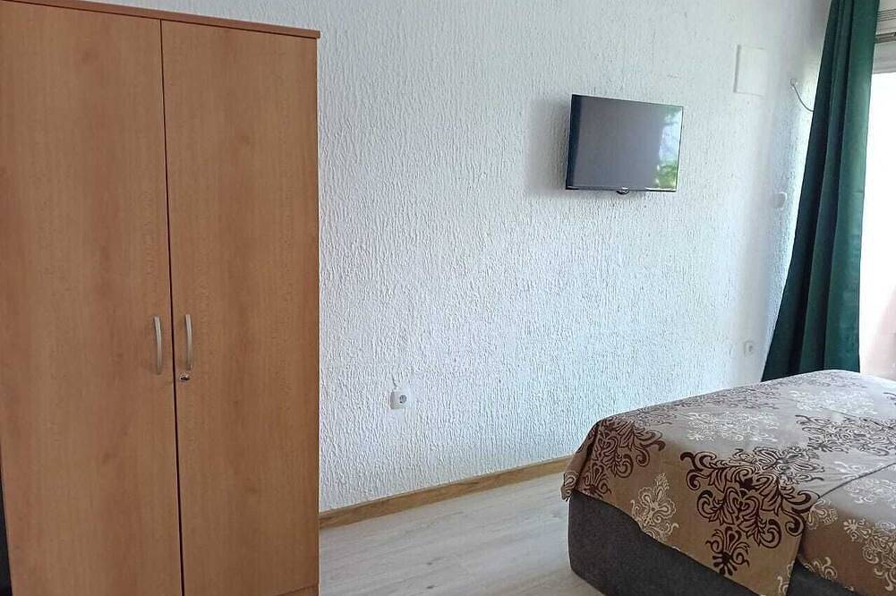Entire apartment, Lumiere beach apartment,close to beach,restaurants,bars,markets... in Budva, Opština Budva