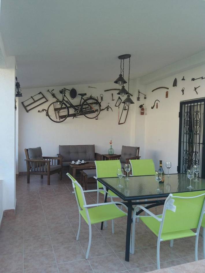 Casa de vacaciones para 8 personas, con vistas además de jardín y piscina - 1