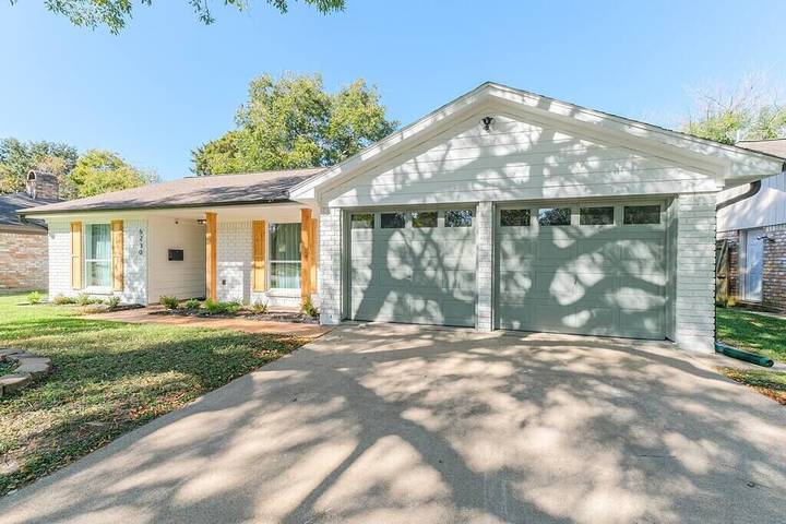 Vacation rental for 11 people, with terrace in North Houston