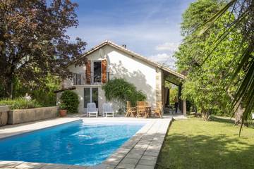 Cottage pour 6 personnes, avec jacuzzi ainsi que terrasse et jardin à Miramont-de-Guyenne