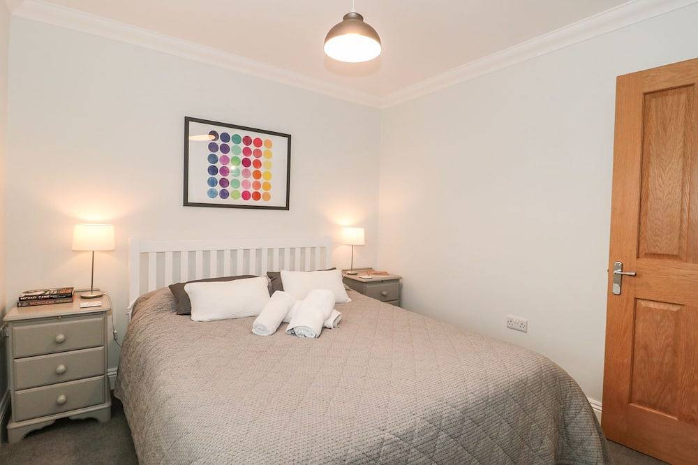 9A Wick Lane, family friendly, with a garden in Christchurch in Christchurch, Dorset