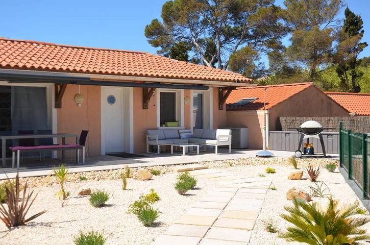 Gîte pour 8 personnes, avec jardin ainsi que terrasse et vue dans Plage Camp Long - 3