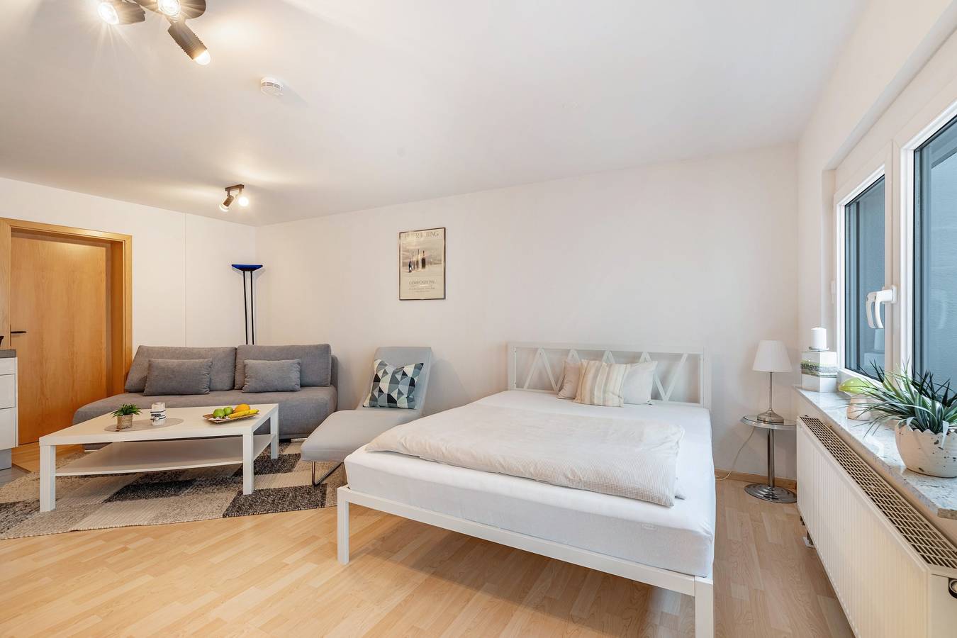 Ganzes Studio, Einzimmerapartment 'Wohlfühloase' mit privater Terrasse und Wlan in Breisach am Rhein, Südschwarzwald