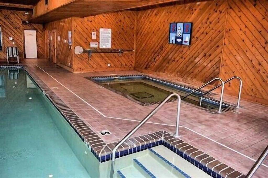 Ganze Wohnung, ⚓❀ Lakefront Condo ❀ Private Beach - Kayaks - Family Friendly ❀⚓ in Lake Delton, Sauk County