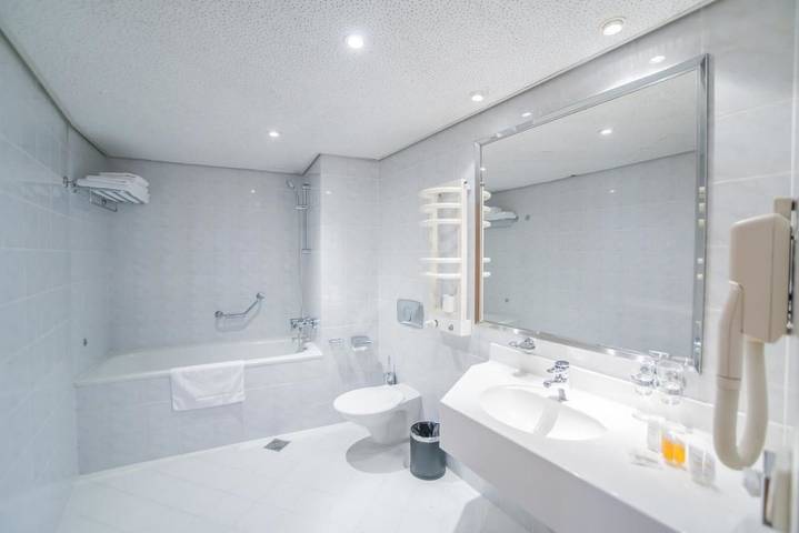 Hôtel pour 2 personnes, avec Terrasse et Jardin ainsi que Piscine et Sauna à Brno - 4