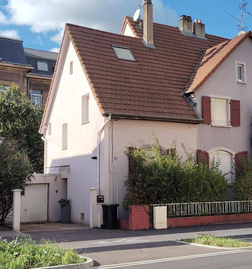 Triple Room with Shared Bathroom in Thionville, Moselle