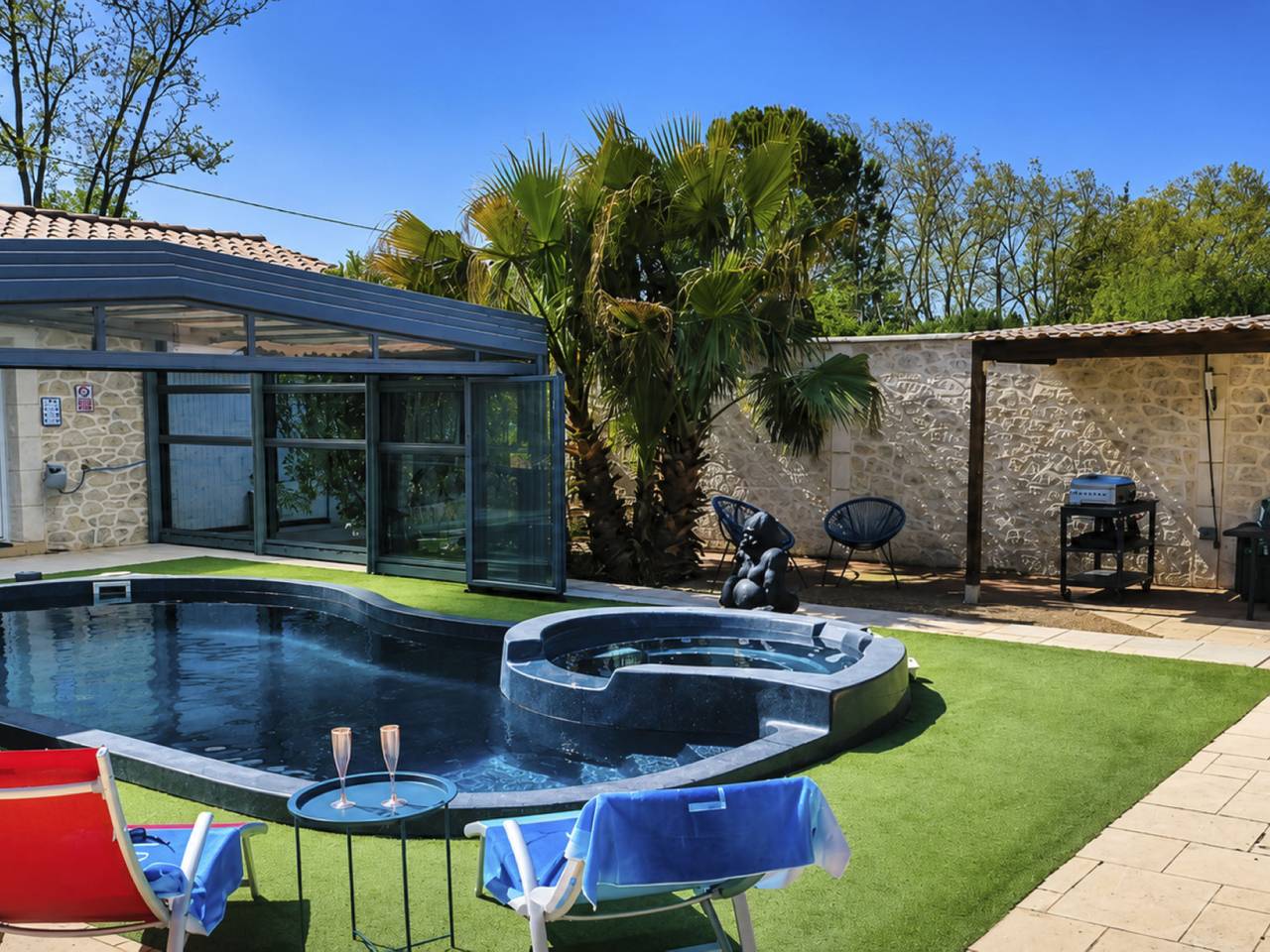 Logis de La Castagne in Caumont-sur-Durance, Vaucluse