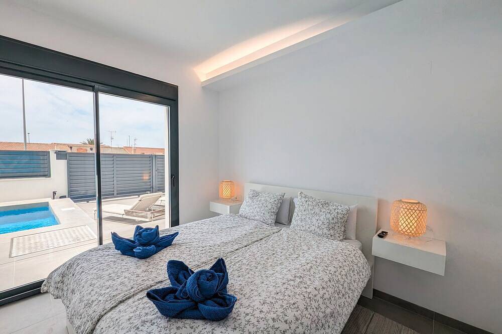 Villa exclusiva con jacuzzi, piscina privada, Wi-Fi y aire acondicionado in Los Montesinos, Costa Blanca