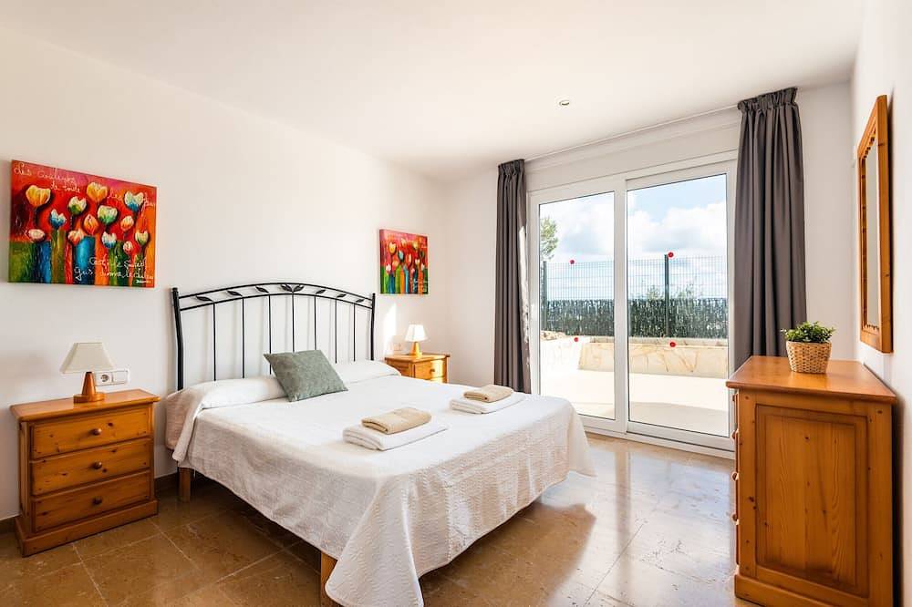 Villa Gill by Escape Home in Coves Noves, Es Mercadal
