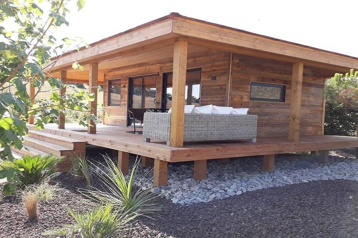 Villa pour 2 personnes, avec jacuzzi et terrasse ainsi que jardin et piscine