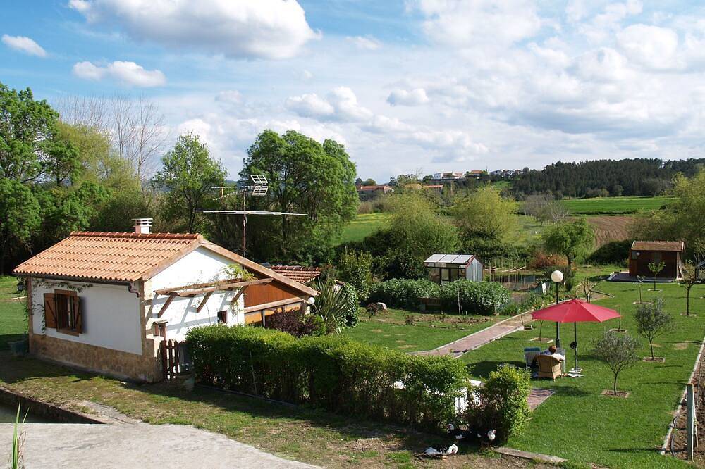 House by the river, quiet area, close to mountains, beaches and towns and walks in Soure, Coimbra District