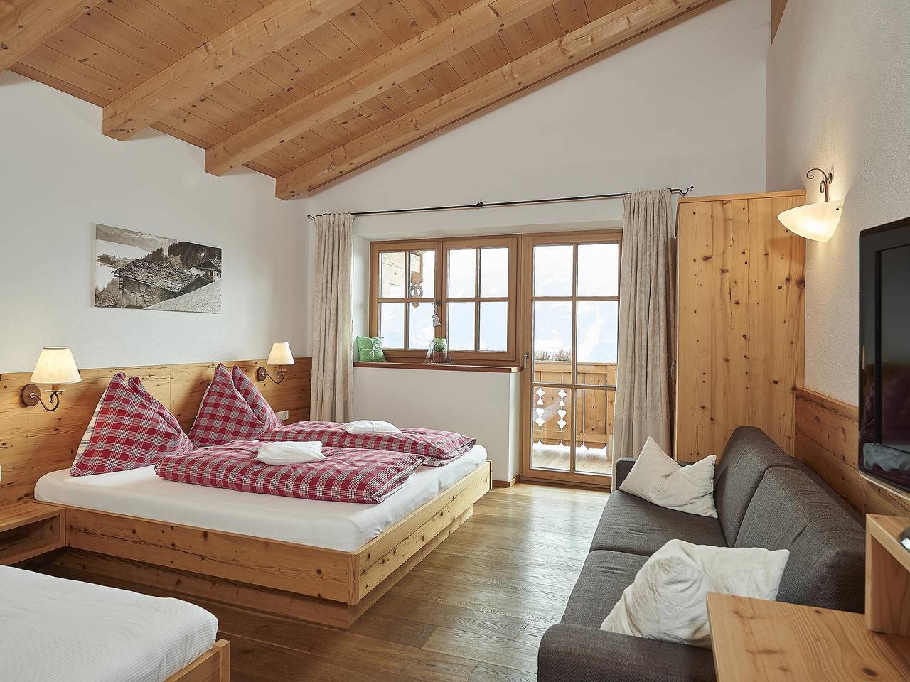 Entire holiday apartment, Jausenstation Pfefferbauer in Zell am See, Kitzbuehl alps