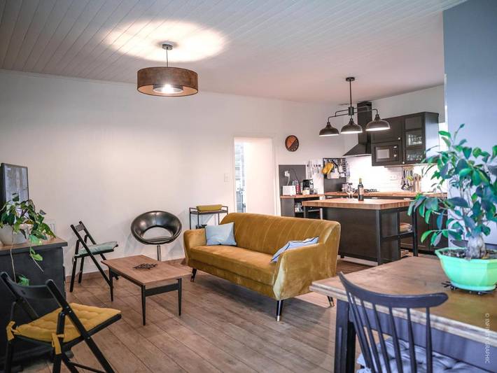 Chambre d’hôte pour 2 personnes, avec vue sur le lac et jardin ainsi que vue et piscine