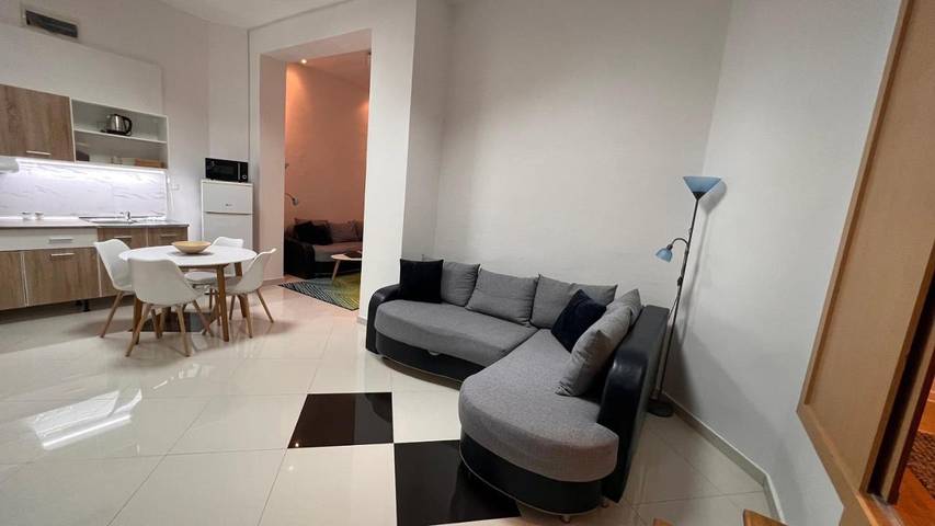 Gîte pour 8 personnes, avec terrasse à Vršac