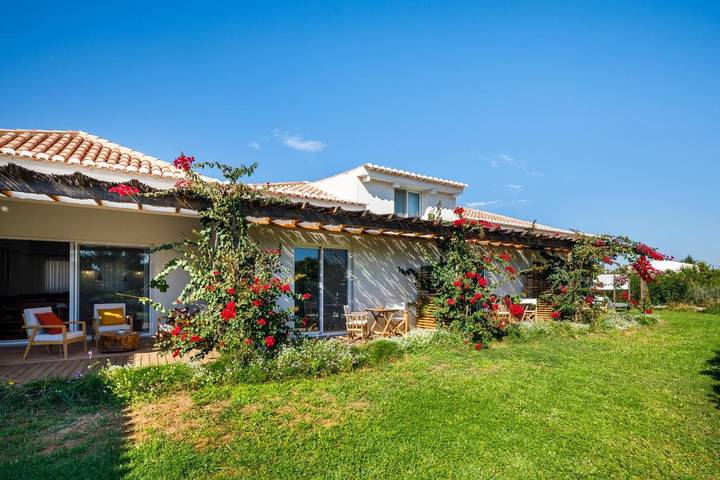 Location de vacances pour 2 personnes, avec piscine ainsi que jardin et vue à Santa Luzia - 2