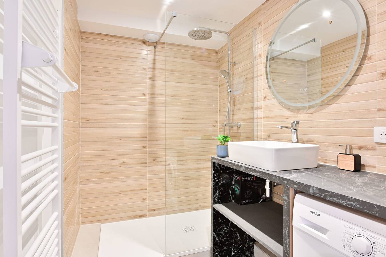 Appartement entier, Les Romains – Strasbourg, T4 neuf - terrasse - ascensepetit parking inclus in Strasbourg, Région de Strasbourg