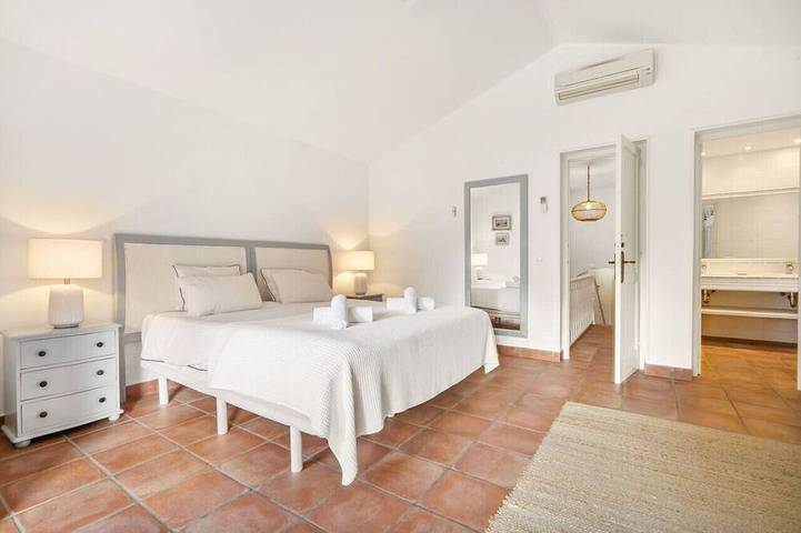 Villa Monte Peñedo, heated pool, large groups in Son Parc, Es Mercadal