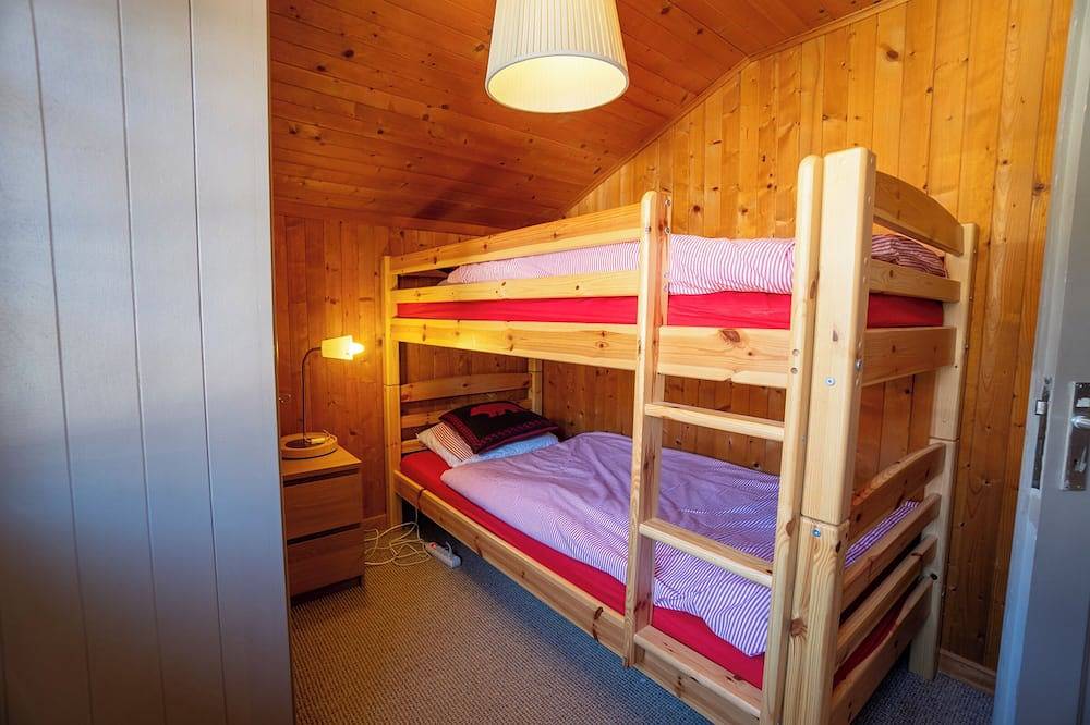 Das Chalet befindet sich in idealer Lage in einer ruhigen Gegend direkt über dem Place de la Barbole in Gryon, Alpes Vaudoises