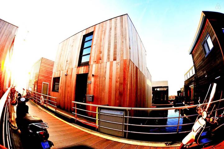 Bed & breakfast voor 2 personen, with Zwembad and Uitzicht as well as Uitzicht op het meer in Amsterdam