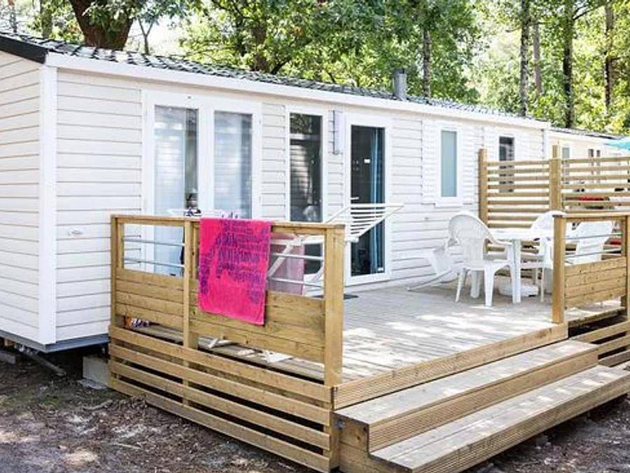 Camping Le Chêne Gris - Mobilhome 6 personnes - Comfort Xl | 2 Ch. | 4/6 Pers. | Terrasse non couverte | Clim. in Faremoutiers, Seine-et-Marne